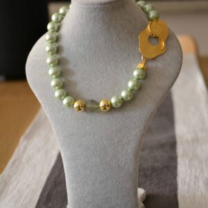 Collar Perla Acrílica & Broche Jumbo