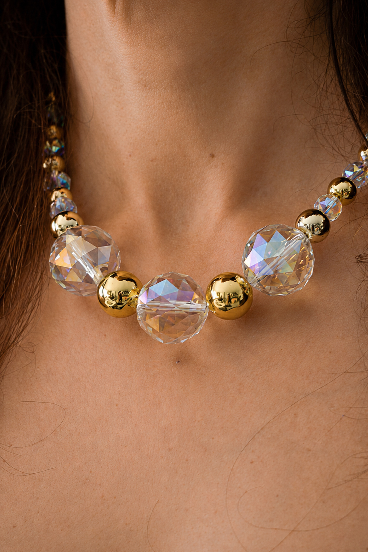 Collar Cristal y Detalles Dorados