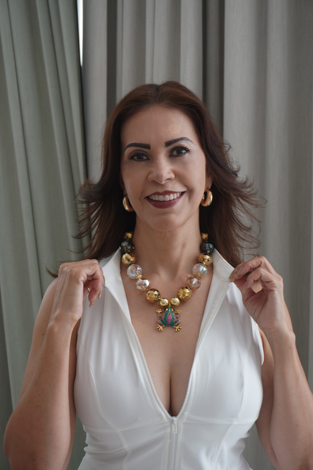 Collar Dije de rana con cristales incrustados