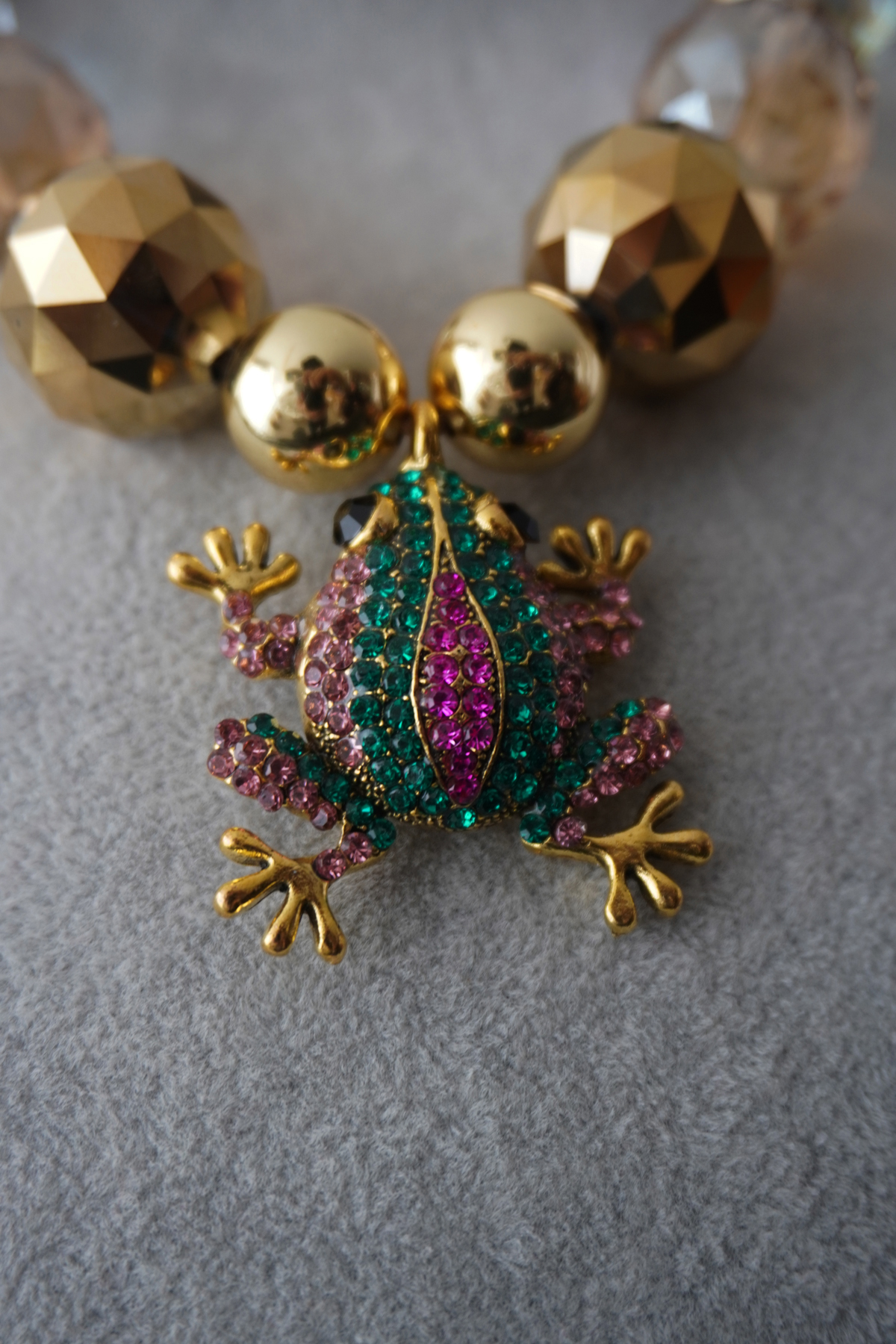 Collar Dije de rana con cristales incrustados - Imagen 6