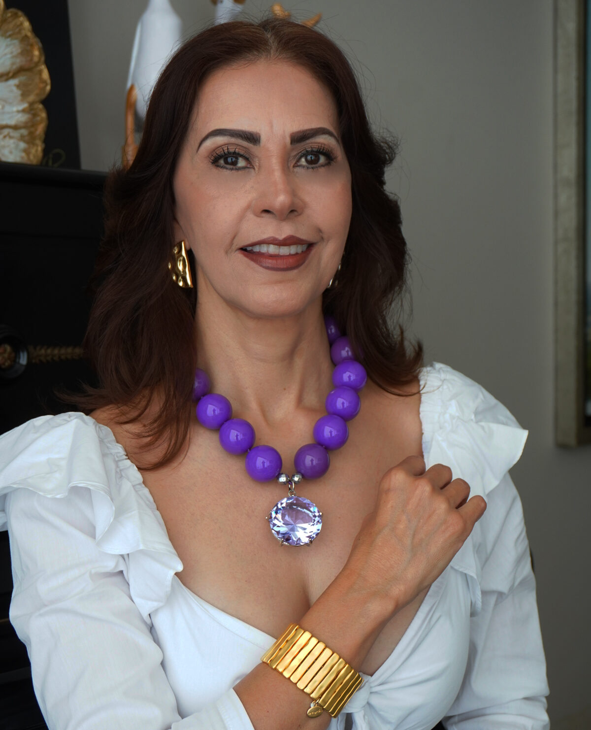 Collar Acrílico MoRado con Dije Grande