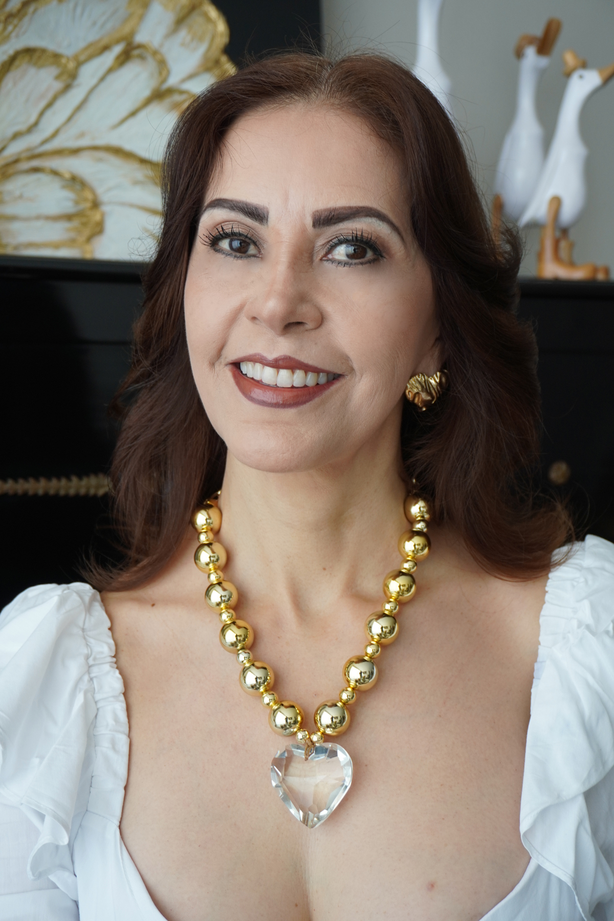 Collar Bolas Doradas Acrílicas con Dije Cristal CORAZÓN