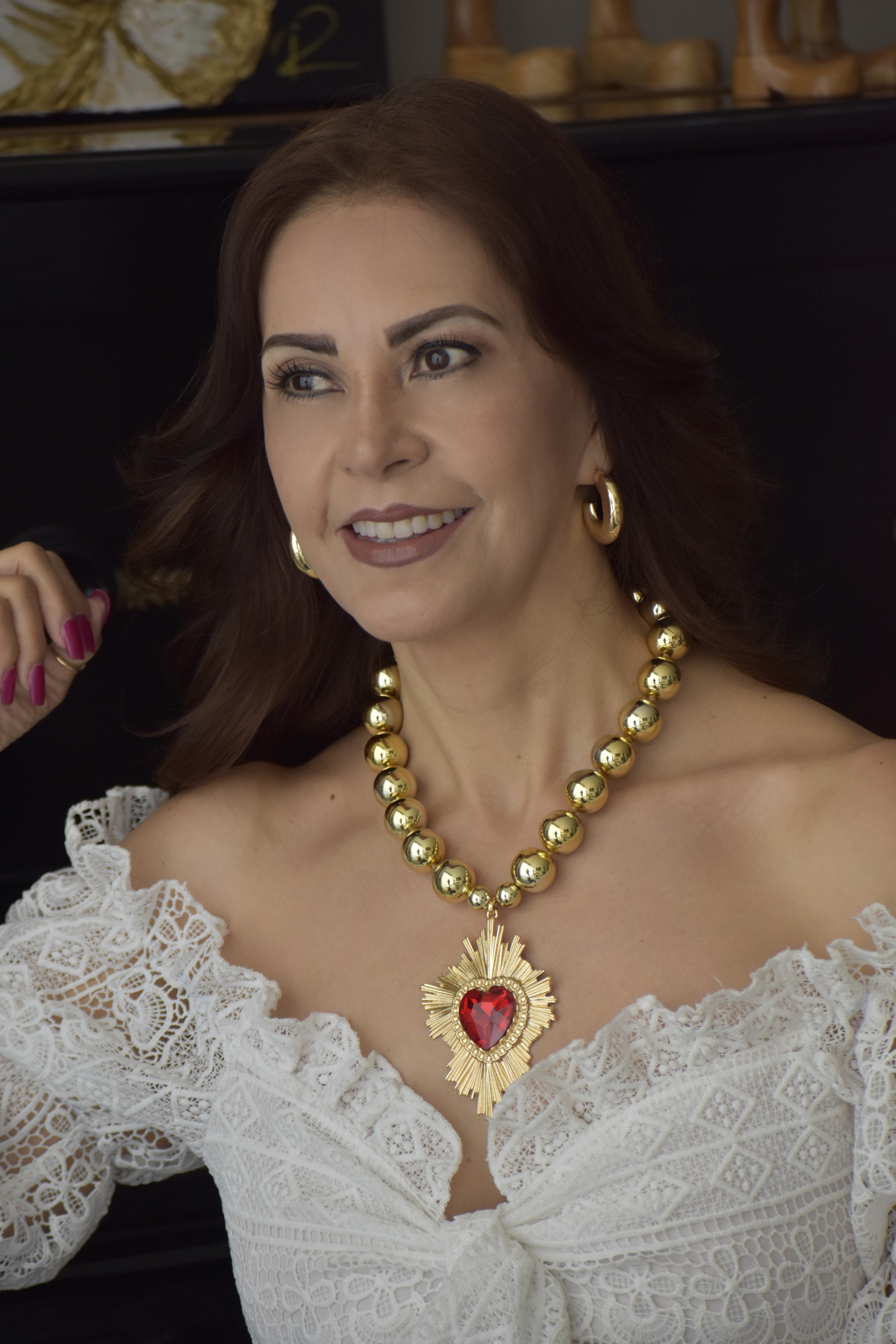 Collar Perlas Doradas Dije Corazón Rojo