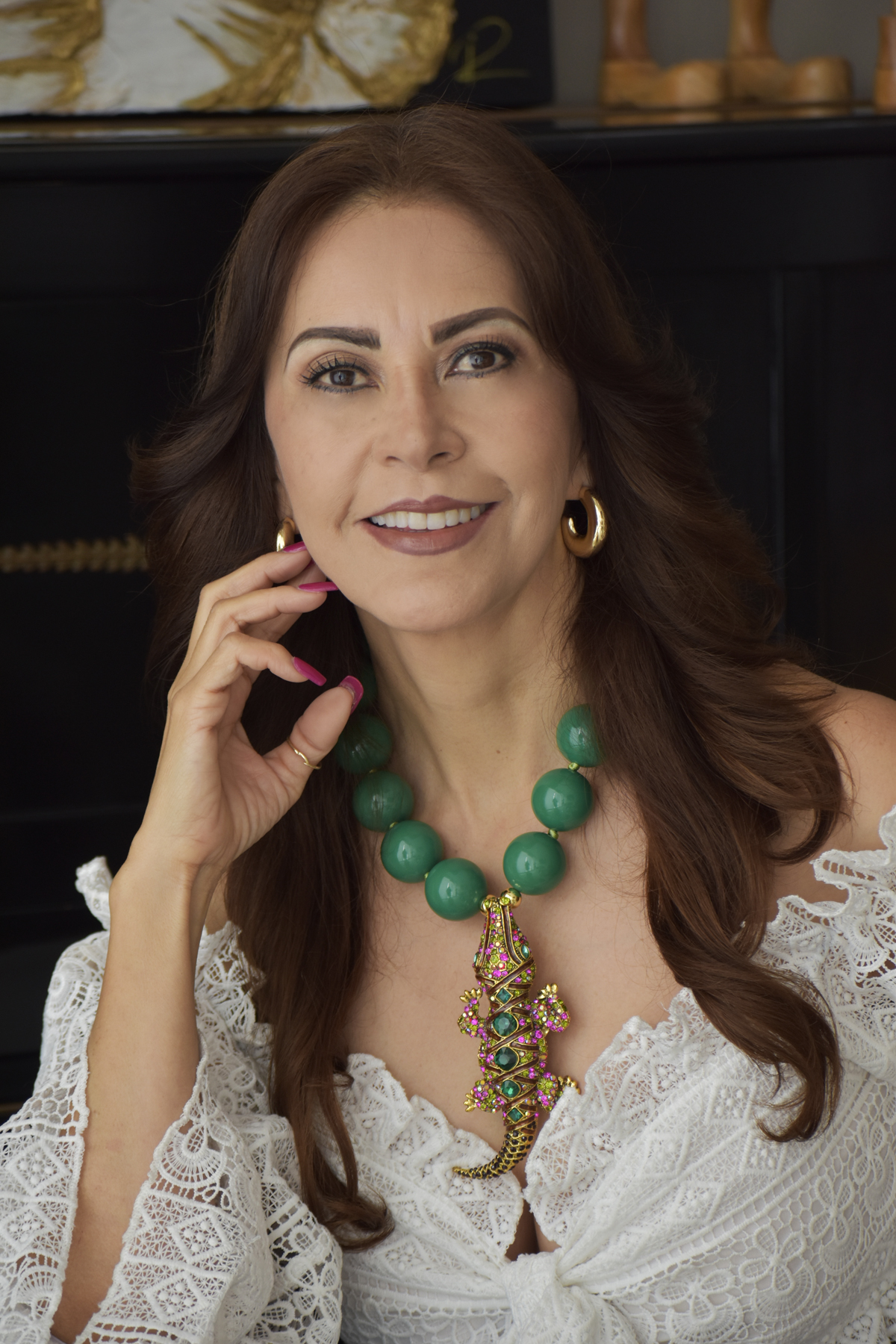 COLLAR DE ACRILICO CON DIJE GRANDE